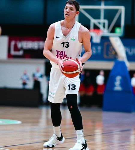 Andres Matute playing basketball